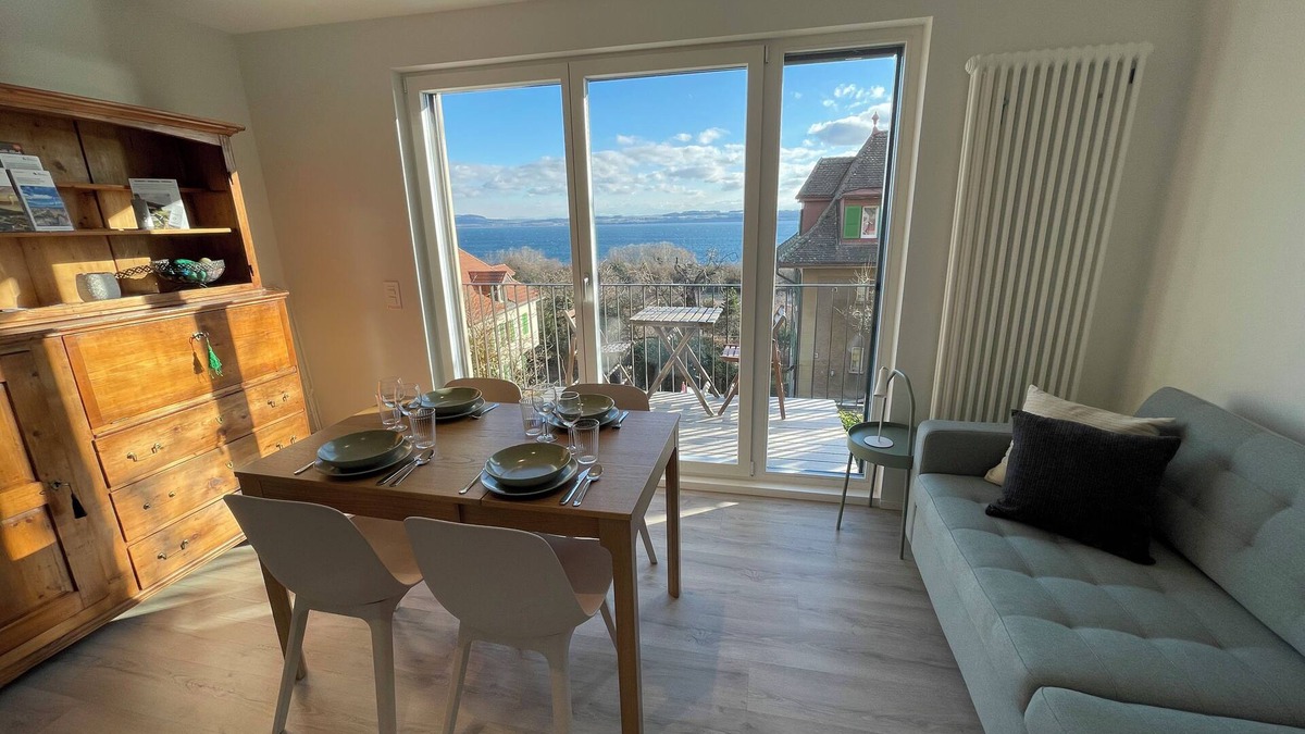 Neuchatel Apartment | Modern 2 bedroom flat in town with lake views