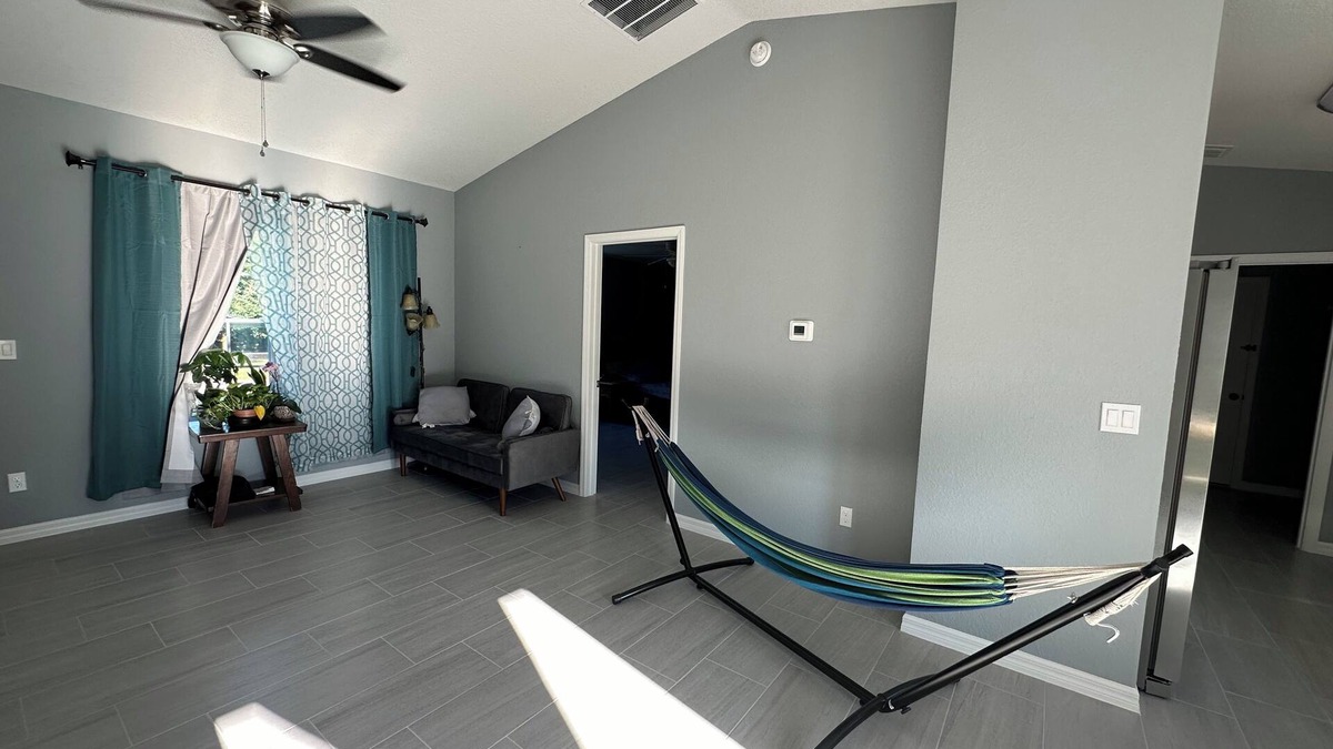 Belleview Heights House | Modern 2-bedroom house with WiFi and AC in lovely Summerfield