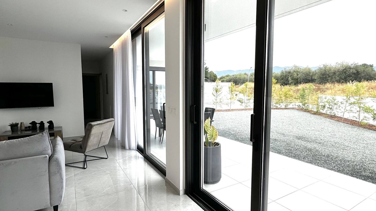 Pareklisia House | Modern 2 Bedroom house