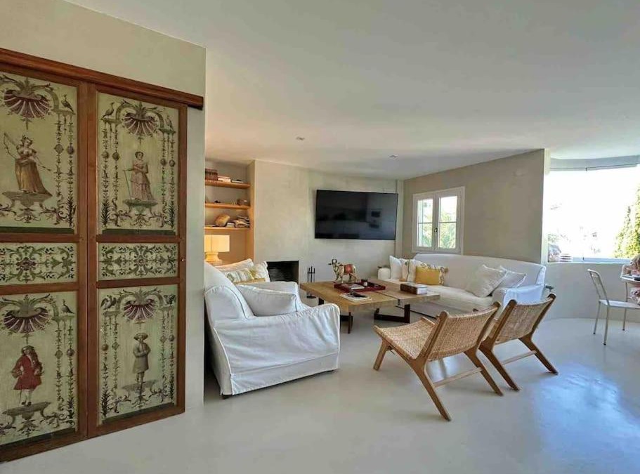 Golden Mile Apartment | Modern 2 bedroom in Marbella Real