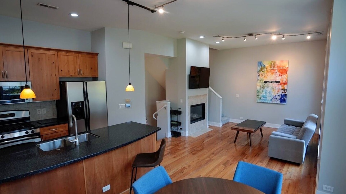Southeast Omaha House | Modern 2 bedroom Townhouse, steps to the Old Market. Ideal Location
