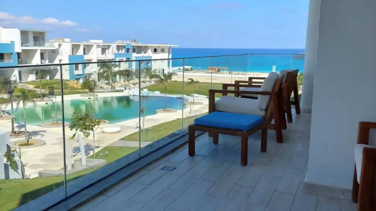 Ad-Dab'ah Ski Chalet | Modern 2 Bedrooms Serviced Apartment - Pool & Sea View
