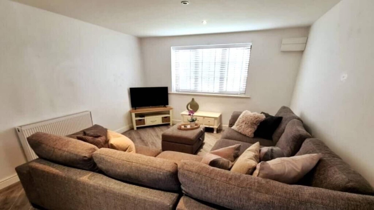 North Wheatley House | Modern 2BD Family Home with Garden in Beckingham