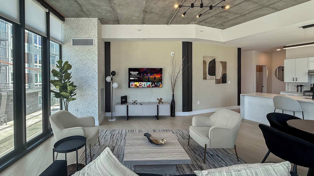 Olde Kensington Apartment | Modern 2BD in NoLibs | Sleeps 6 | Great Location