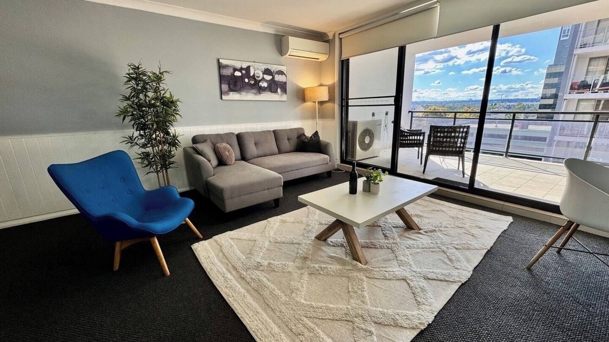 Parramatta Apartment | Modern 2Bdr Apt 7mins to Paramatta Train Station