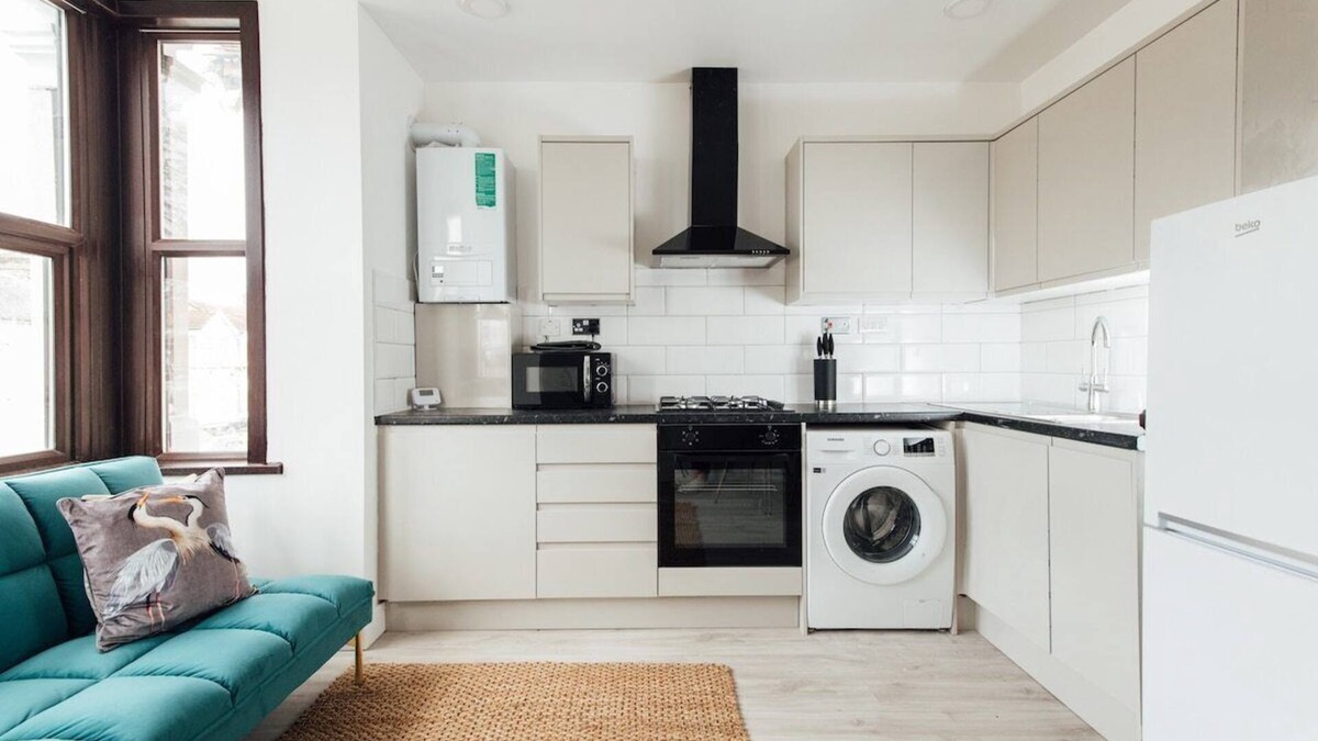 Cranbrook Apartment | Modern 2Bed Flat-Ilford, London