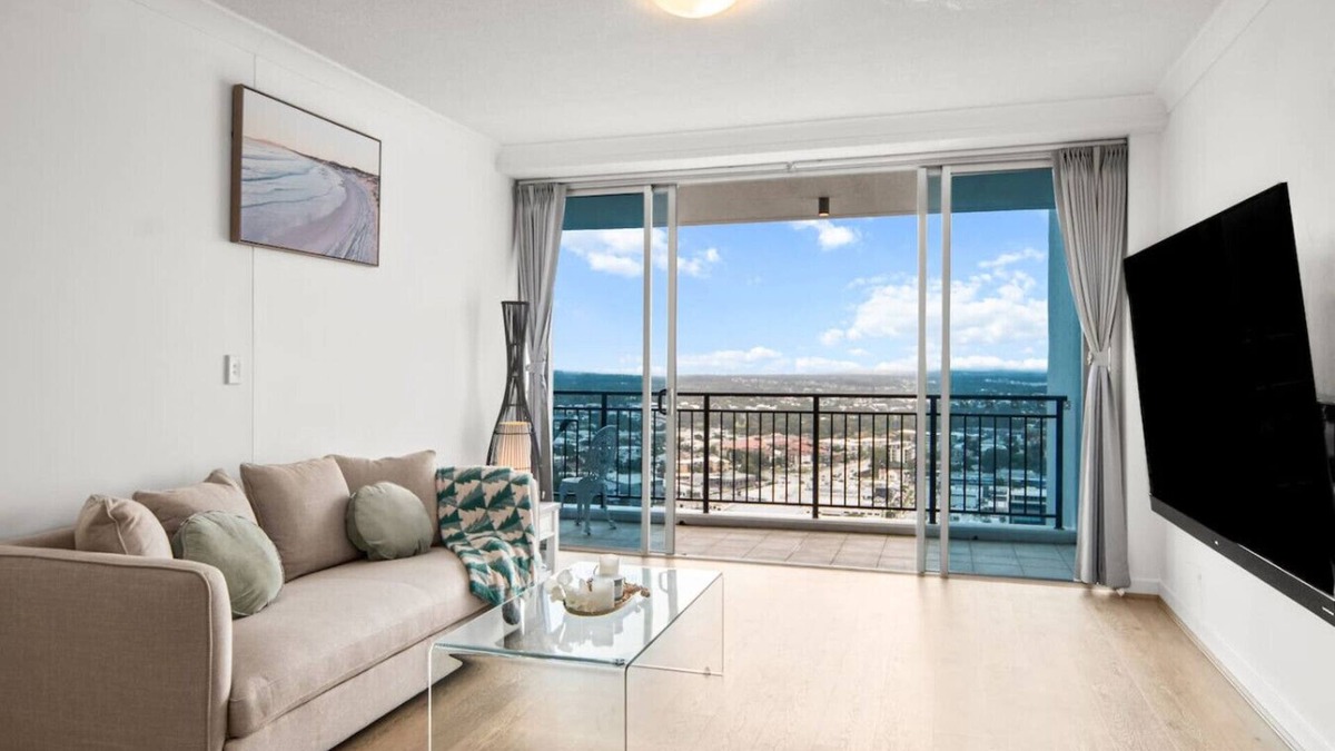 Southport Apartment | Modern 2BR Apartment in Southport Central