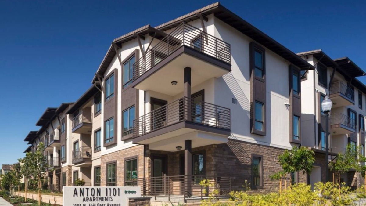 Morse Park Condo | Modern 2BR at Anton 1101 – Pool, Fire Pit & Gym