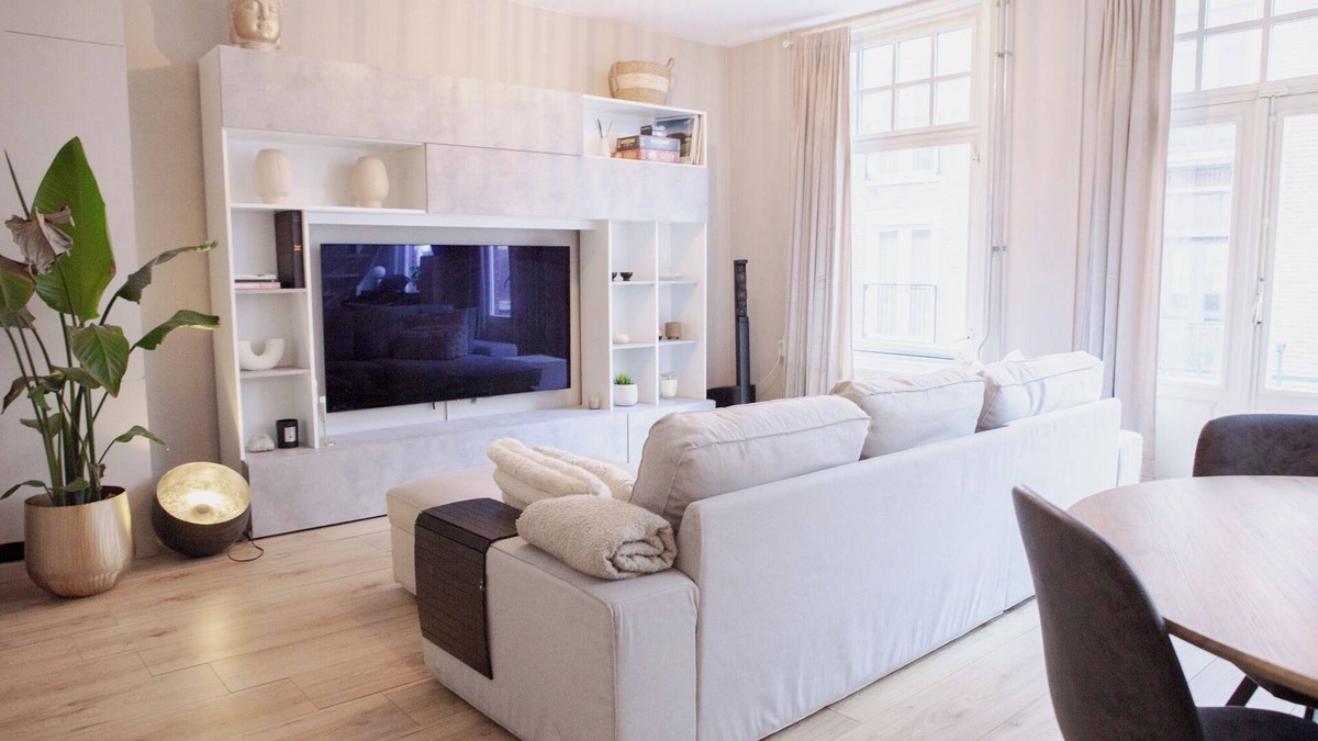 De Weteringschans Condo | Modern 2BR City Condo Design-Driven & Central