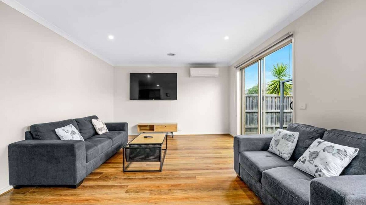 Officer House | Modern 2BR Comfort in the Heart of Officer