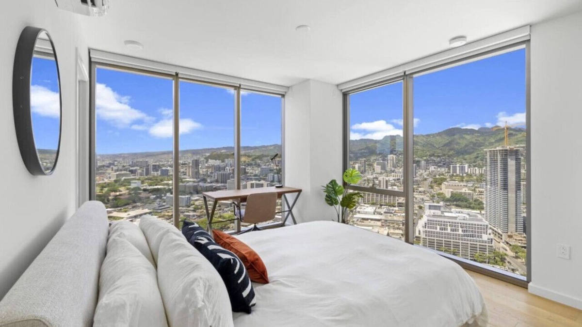 Ala Moana Apartment | Modern 2BR Condo | Pool & Sauna | Ala Moana