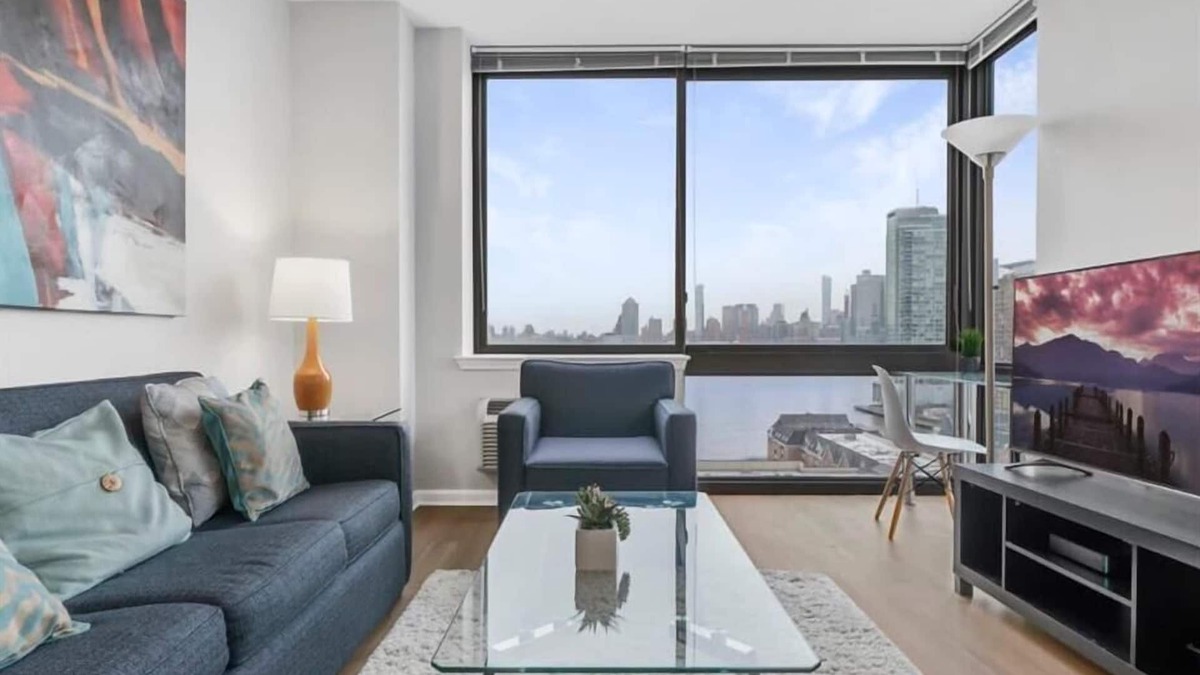 Hudson Exchange Apartment | Modern 2BR | Full Kitchen | Free WiFi | Easy access to NYC