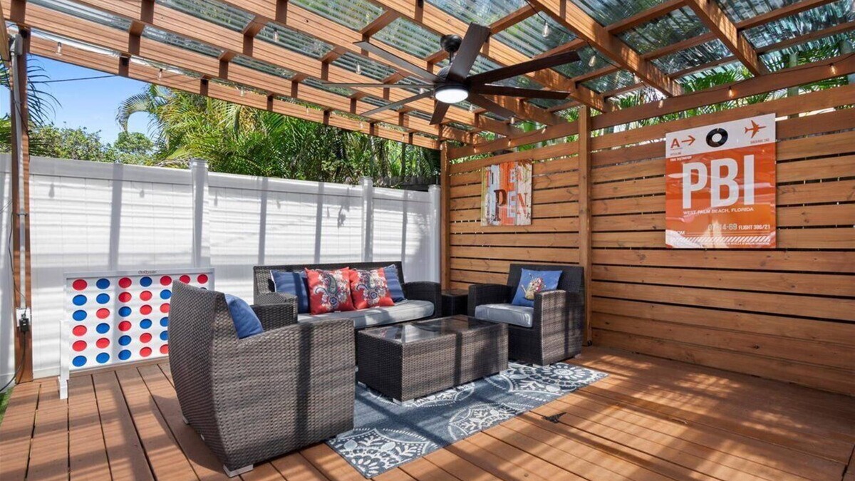 Poiciana Park II House | Modern 2BR-Hot Tub/Pergola/Games