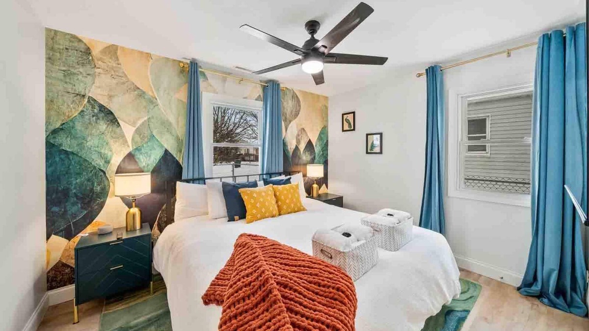 South Bend House | Modern 2BR House Notre Dame, Downtown & Casino