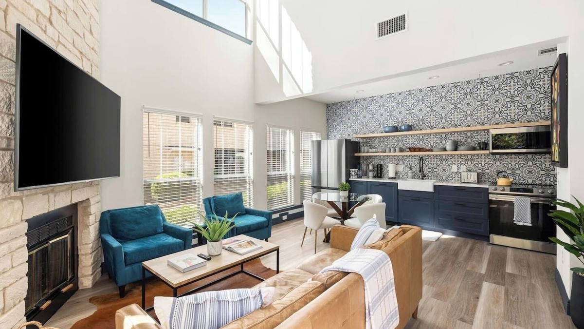 Westfield House | *Modern 2BR | Keurig, Desk, WiFi, Fireplace, W/D