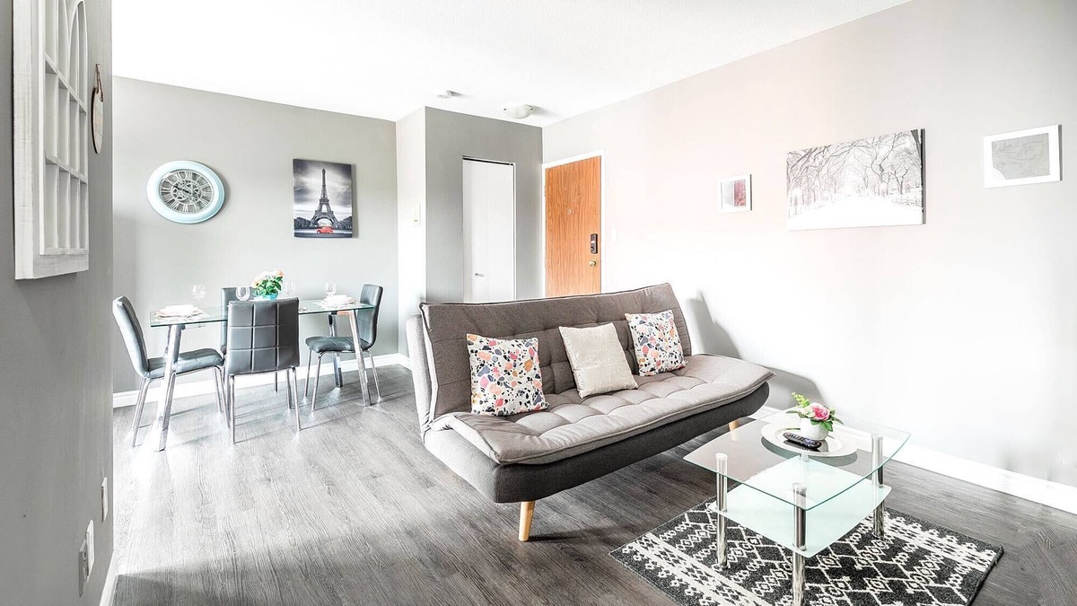 Rosedale Apartment | Modern 2BR - King Bed Apartment - PRIME Location!