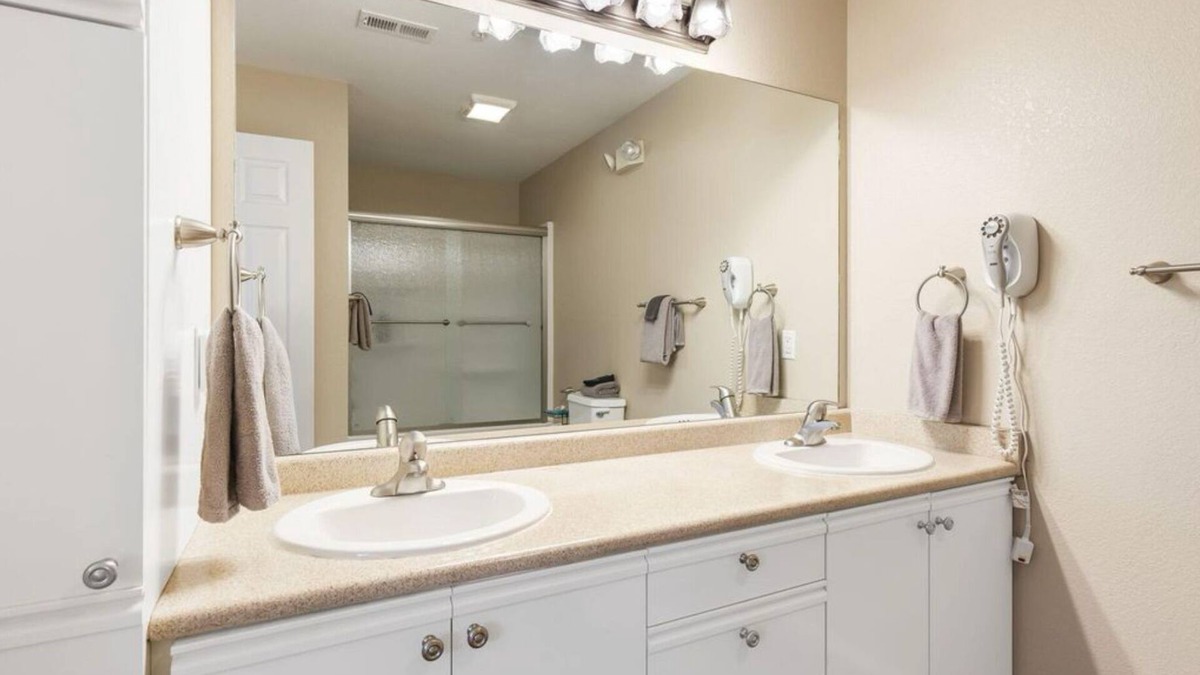 Branson Condo | Modern 3-bed 3-bath Condo - No Stairs! New kitchen!