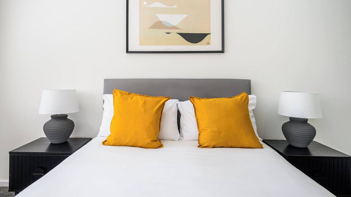 Clayton House | Modern 3 bed home, near Etihad Stadium, Co op Live Arena