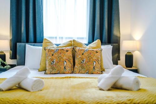 Barnsley House | Modern 3-Bed House Central Location & Free Parking