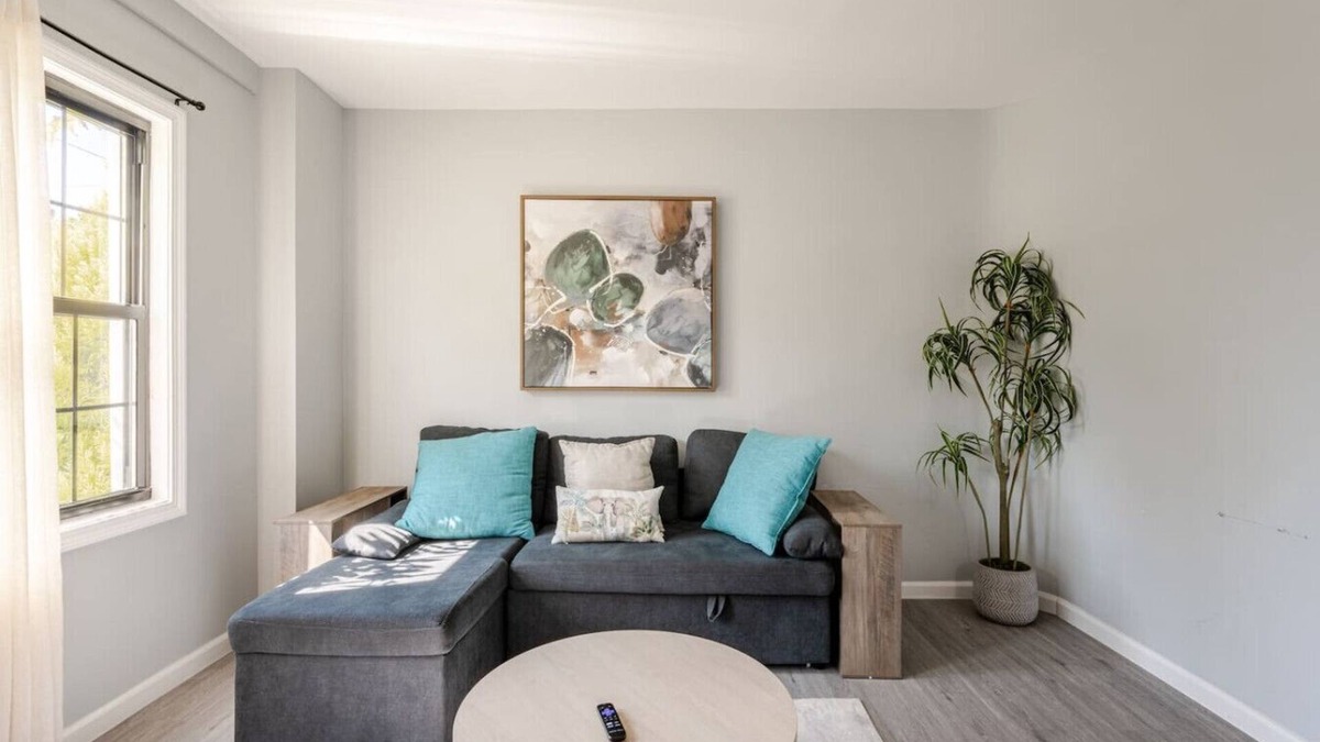 Black Rock Historic District House | Modern 3 Bed House in Black Rock