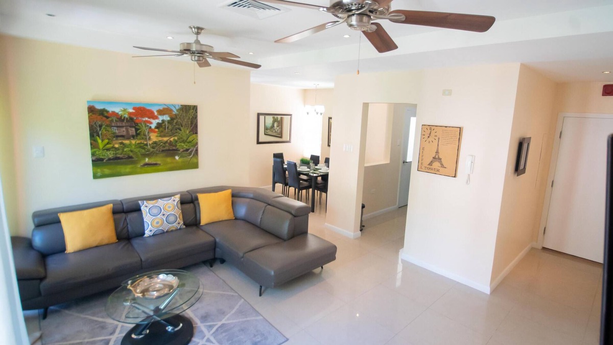 Petit Valley Condo | Modern 3 Bed In Gated Community #5