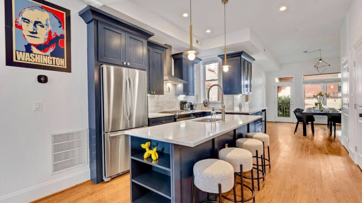 Truxton Circle House | Modern 3 Bed Luxe Rowhome w Patio ideal for Groups