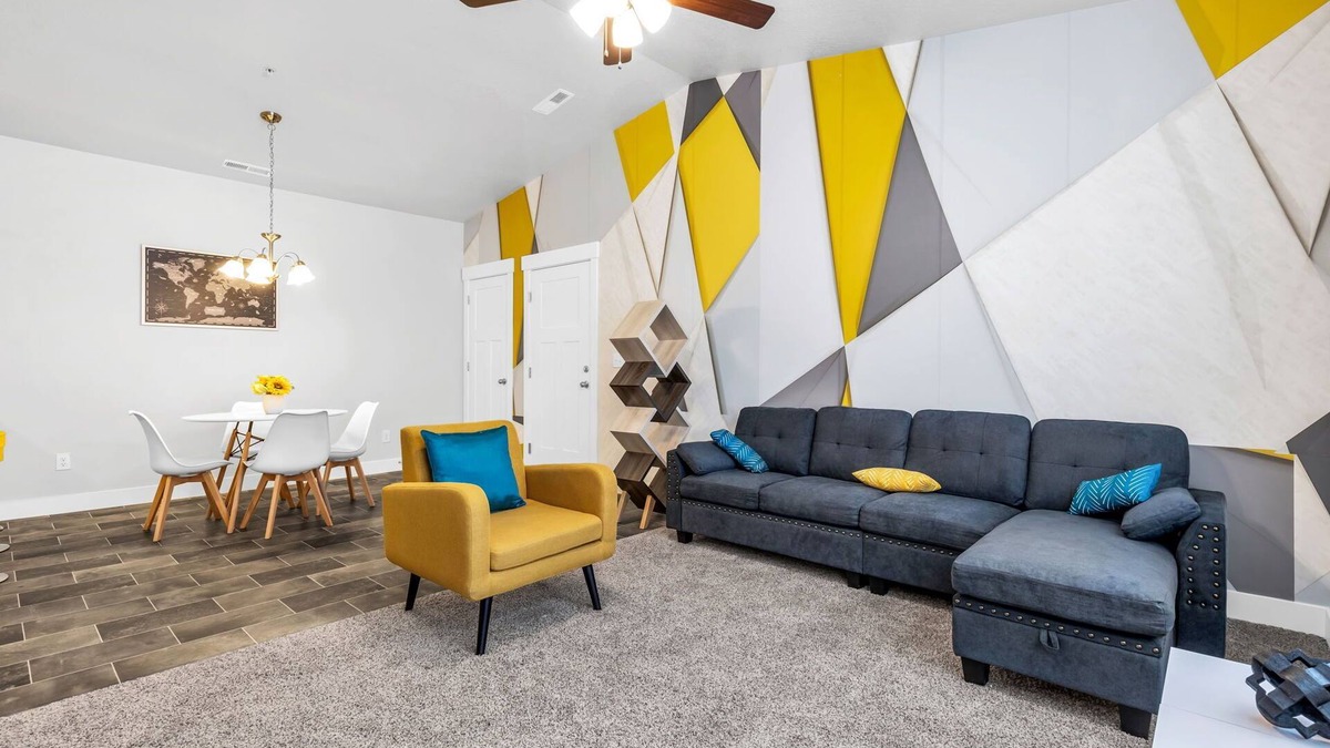 Snowbird Condo | Modern 3 Bedroom Condo, Nestled in a Prime Location. Pets Permitted.