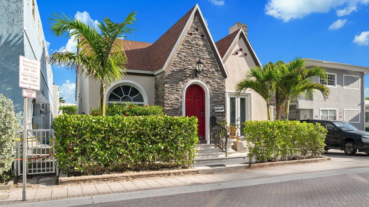 Hollywood House | MODERN 3 BEDROOM CASTLE IN HOLLYWOOD BEACH