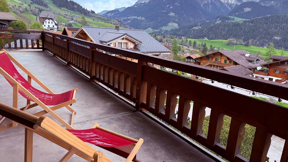 Chateau-d'Oex Apartment | Modern 3 Br Duplex With Huge Panoramic Alps Views