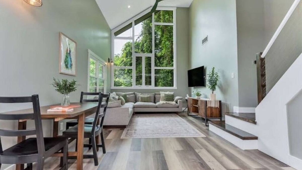 Belmont House | Modern 3 BR house in Belmont