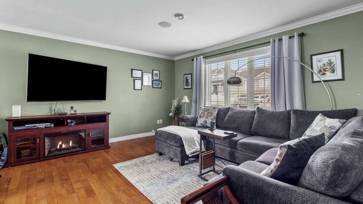 Terra Nova Apartment | Modern 3+BR Spectacular City Views in the West End