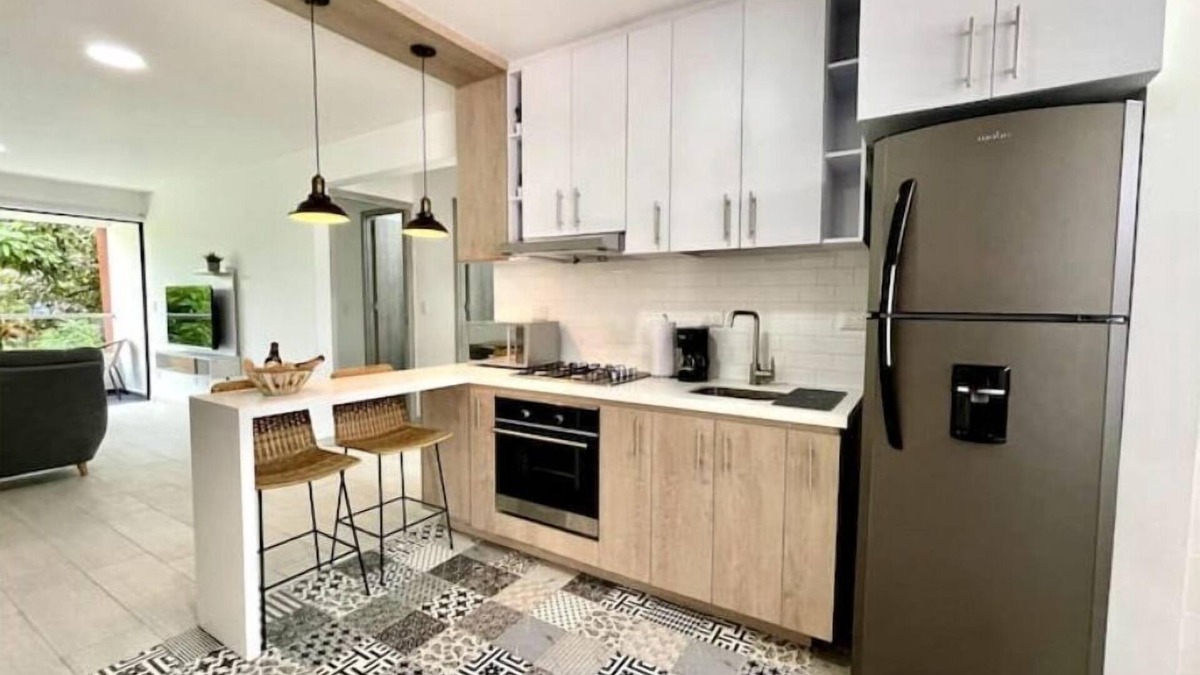 Cali Condo | Modern 301 apartment w/AC + Parking
