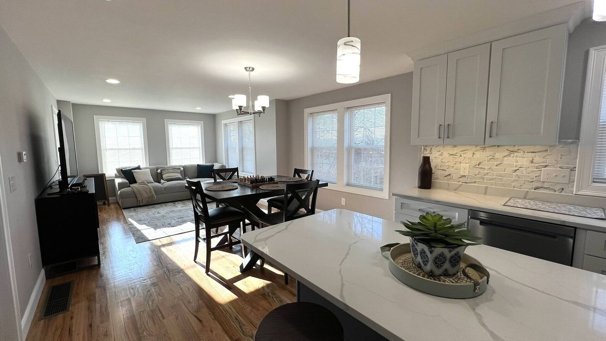 Providence Apartment | Modern 3bd/2bath, close to downtown Providence. Our hope on Manhattan!