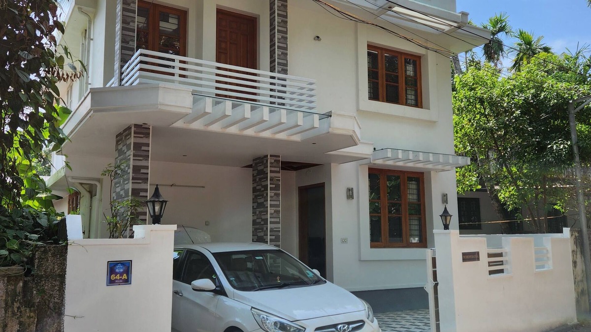 Maradu House | Modern 3BHK Fully furnished house with AC in master bedroom, hot water, inverter