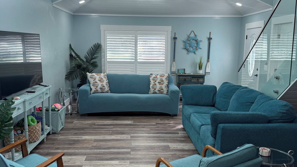 New Smyrna Beach House | Modern 3BR/2BA Townhouse – Sleeps 10 – Pet Friendly – Steps to the Beach!
