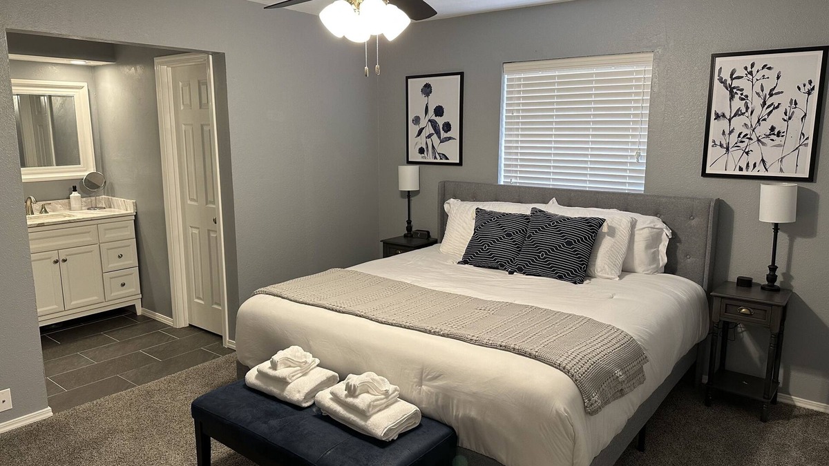 Enid House | Modern 3BR 2BA West Enid