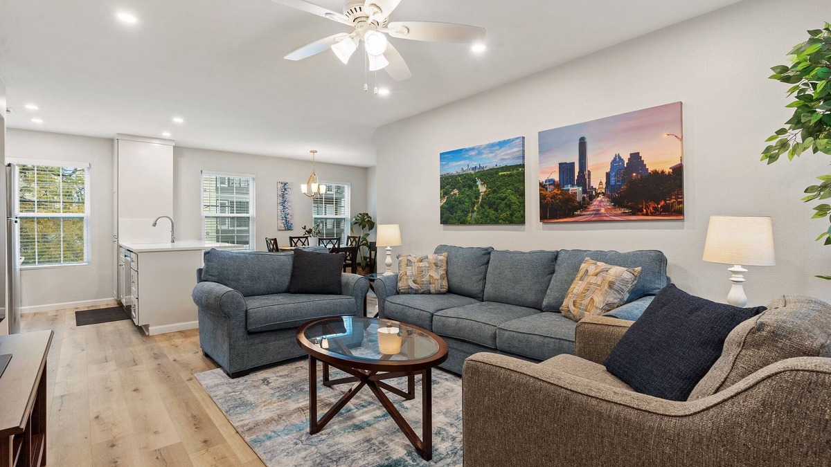 South Congress Condo | Modern 3BR/2BA with large pool in HEART of SOCO!