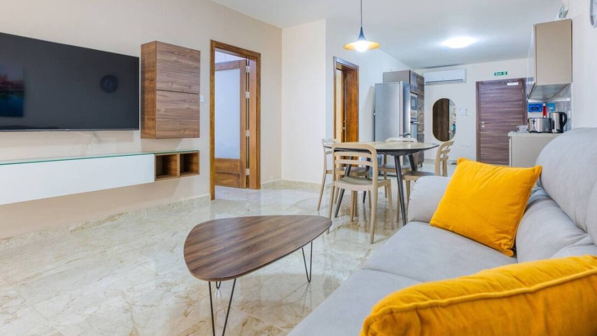 Il-Balluta Apartment | Modern 3BR Apt close to Sliema's Promenade