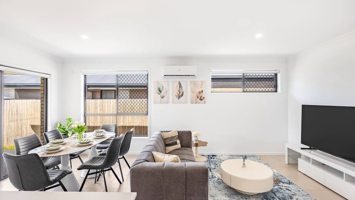 Logan Reserve House | Modern 3BR Family Home | Near Shops &Easy Brisbane