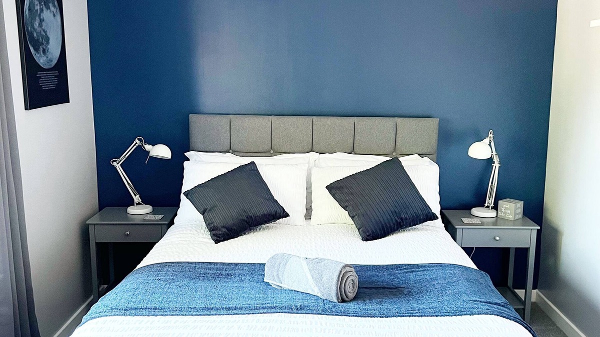 Newcastle-upon-Tyne House | Modern 3BR House, Near City Centre + Airport, Free Parking, Fast Wifi, King Bed