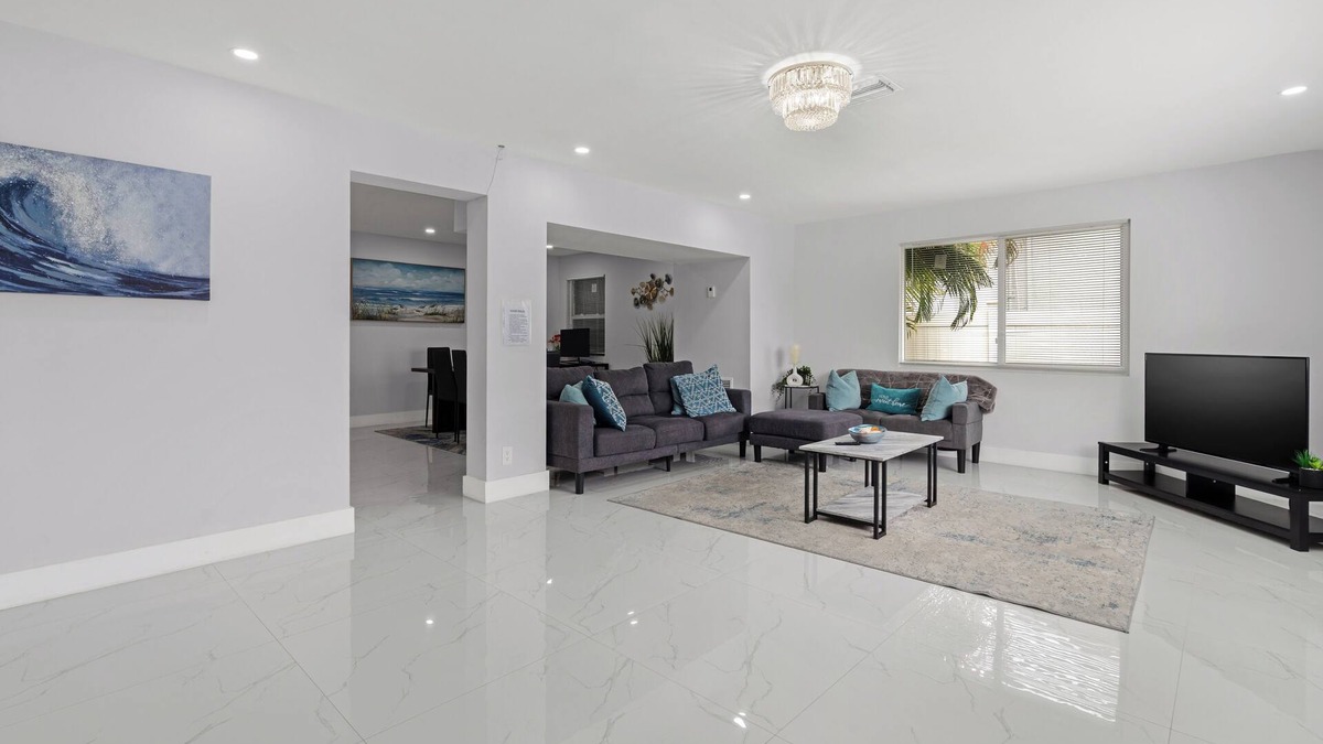 Boca Raton House | Modern 3BR Home in East Boca