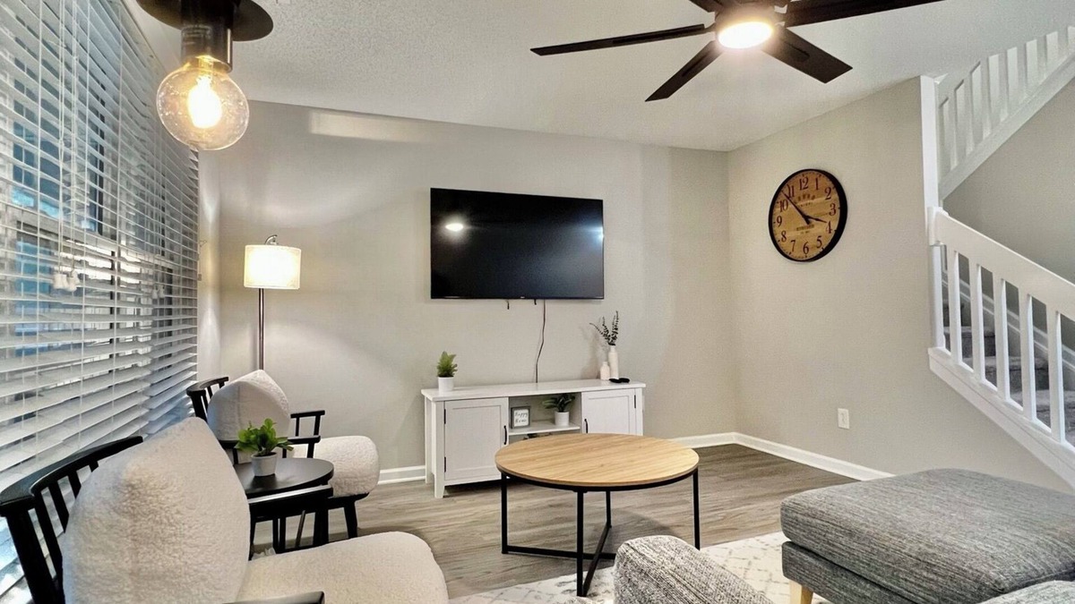 Harwood Lane Condo | Modern 3BR Townhome - Whitewater Center + Roku TVs