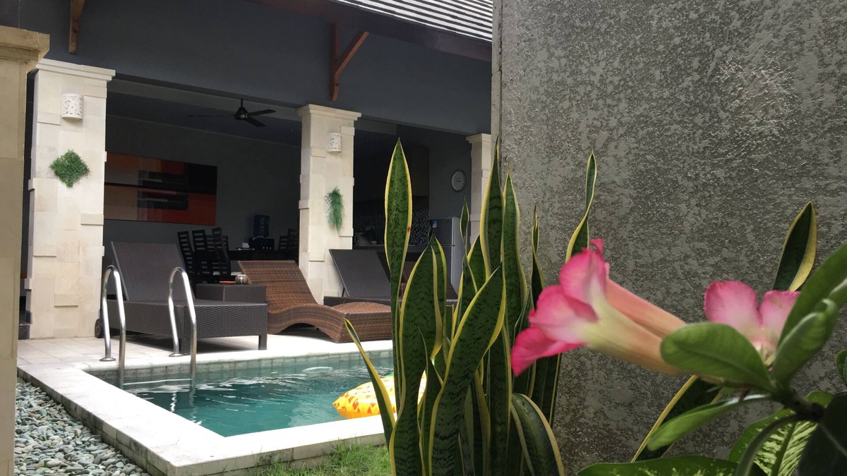 Kerobokan Villa | Modern 4 Bedroom 4 Bathroom villa pool