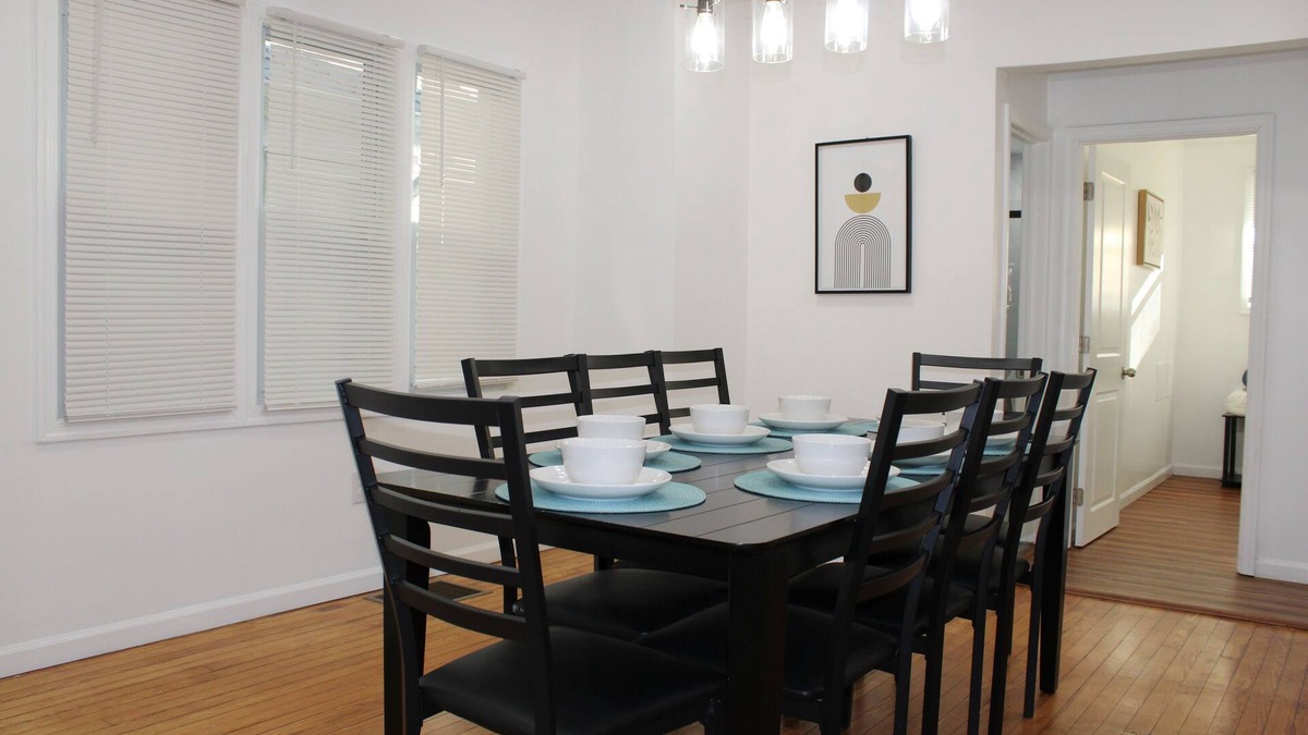 Wilmington House | Modern 4 Bedroom Home in Wilmington