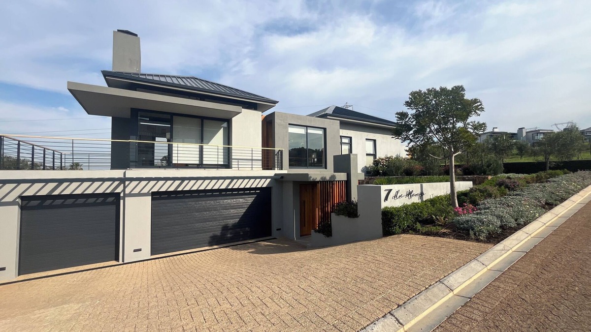 Trawal House | Modern 4-bedroom house in Lifestyle Security Estate in Durbanville, Cape Town.n