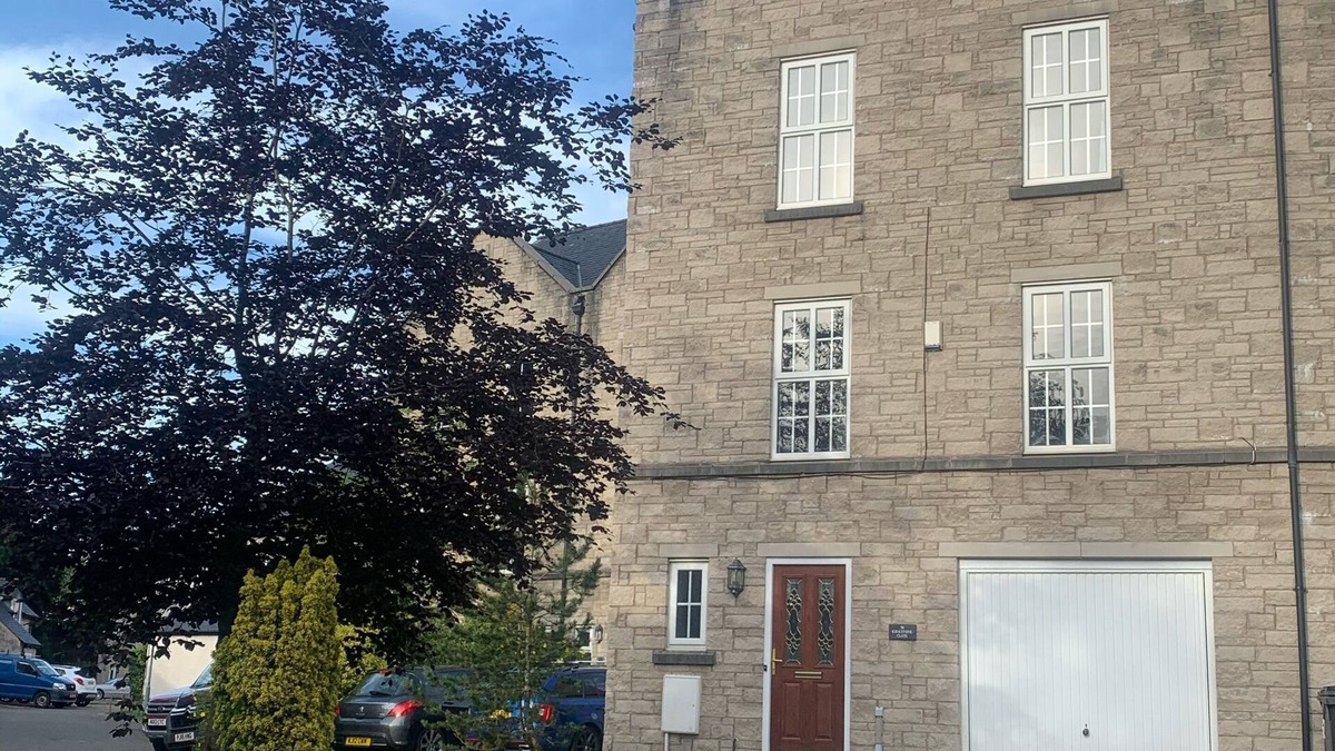 Kendal House | Modern 4 Bedroom Townhouse Lake District Kendal Sleeps 7/8