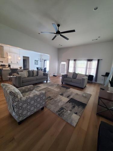 Douglasville House | Modern 4BR 3BA Family Retreat Douglasville