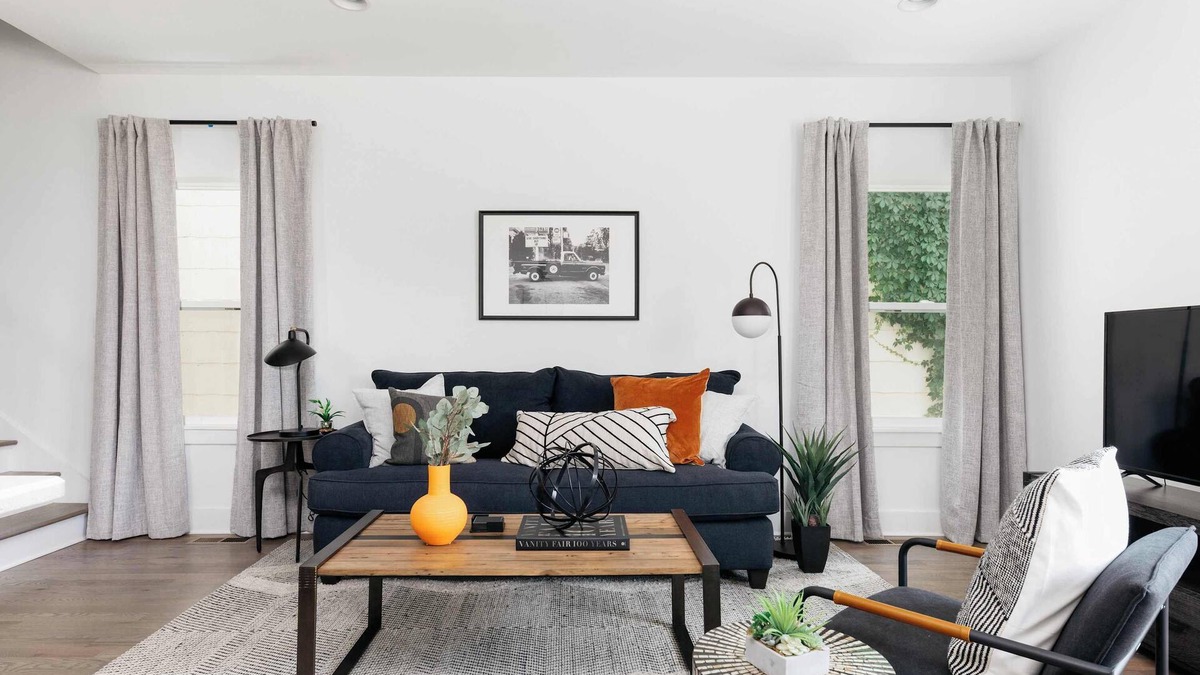 Nashville House | Modern 4BR Retreat for 12, Near Downtown Nash!