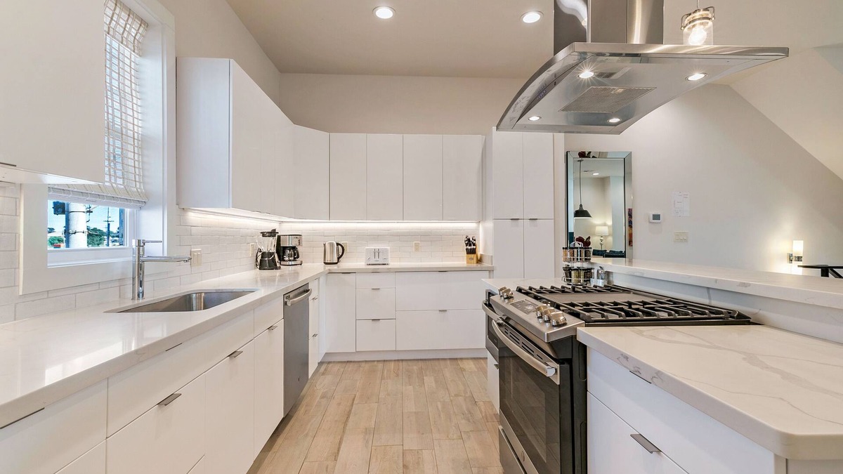 Mid-City Condo | Modern 4BR Townhouse Near French Quarter