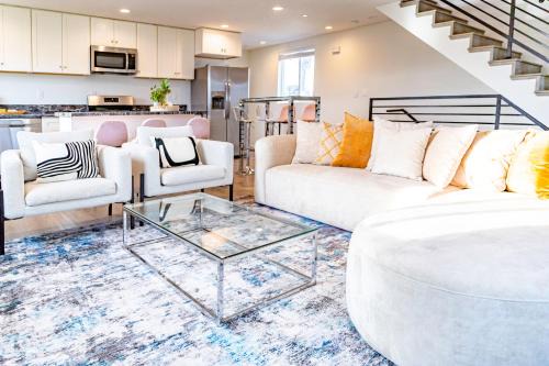 Los Angeles Apartment | Modern 5-bedroom House FREE parking